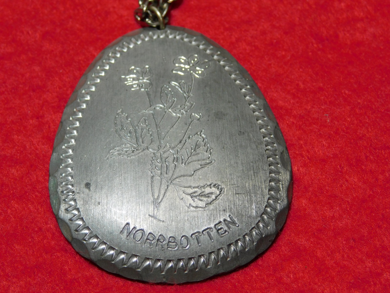 Norrbotten SWA TN X9 Sterling Pendant 26″ Necklace in Very Good Condition