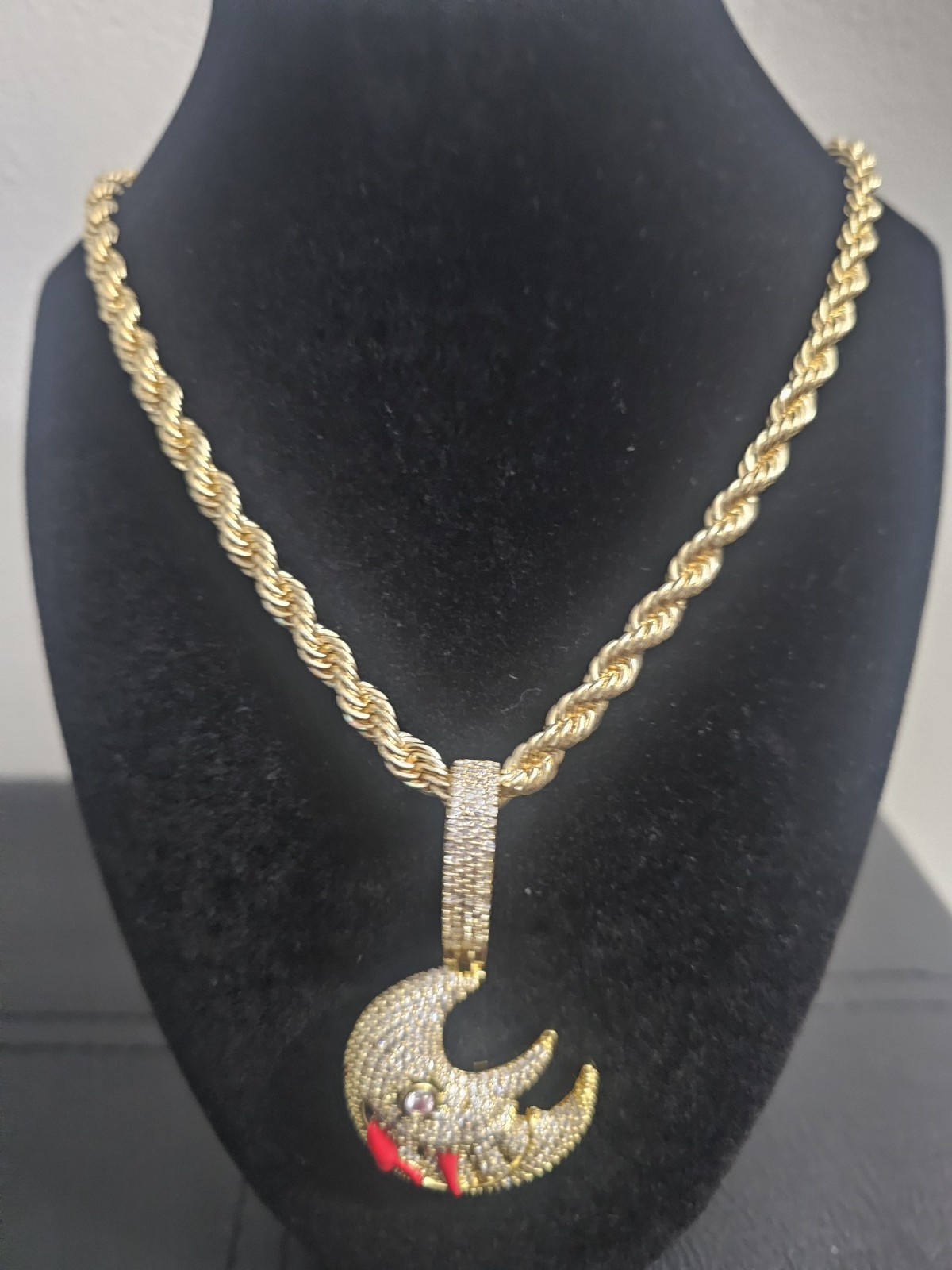 30in 14k Gold-Plated brass-6mm Rope Chain w/CZ Pavé moon “soul catcher” Pendant