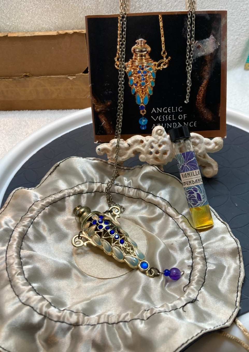 Angelic Vessel of Abundance Pendant, Damged Glass Rim – Fair