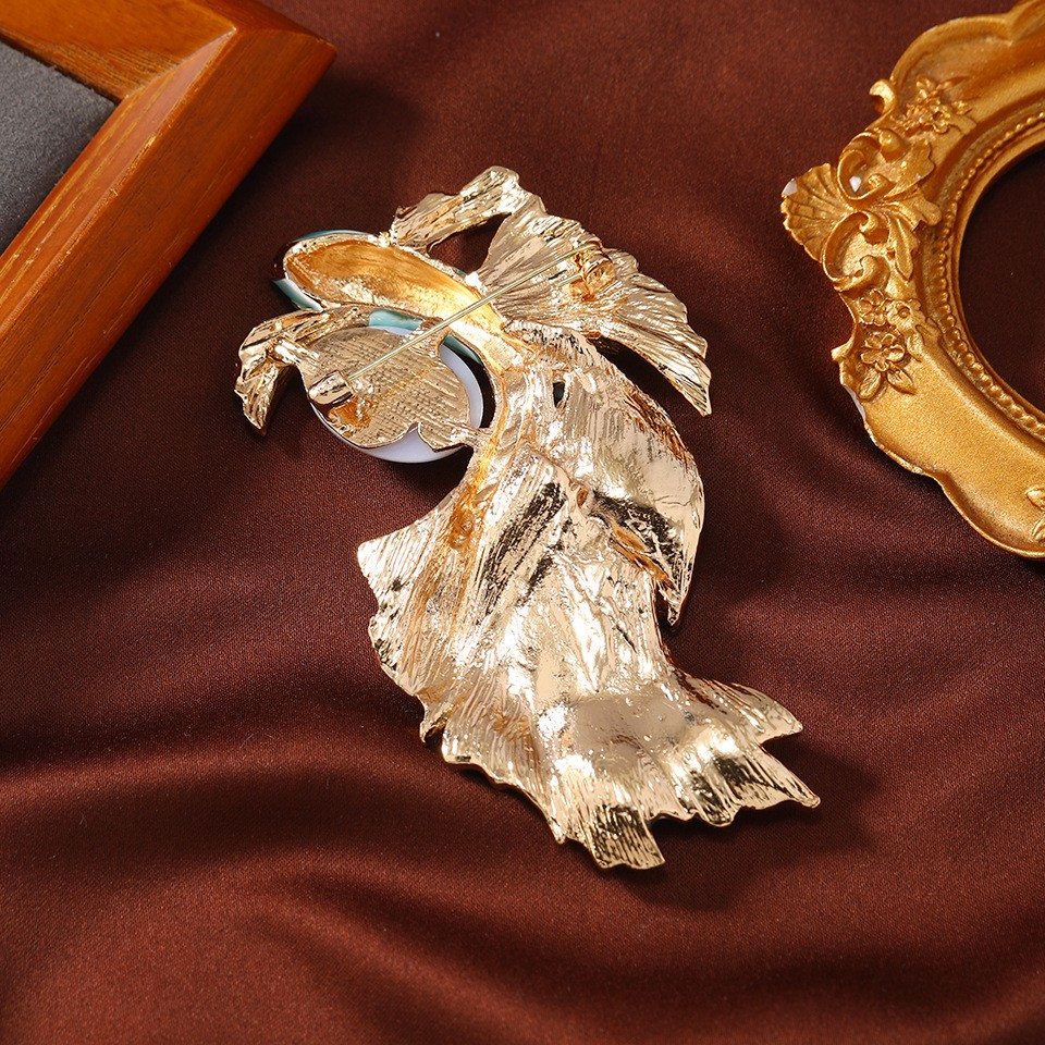 High-Quality Crystal Pearl Goldfish Animal Brooch Pin Coat Decorate Womens Gift