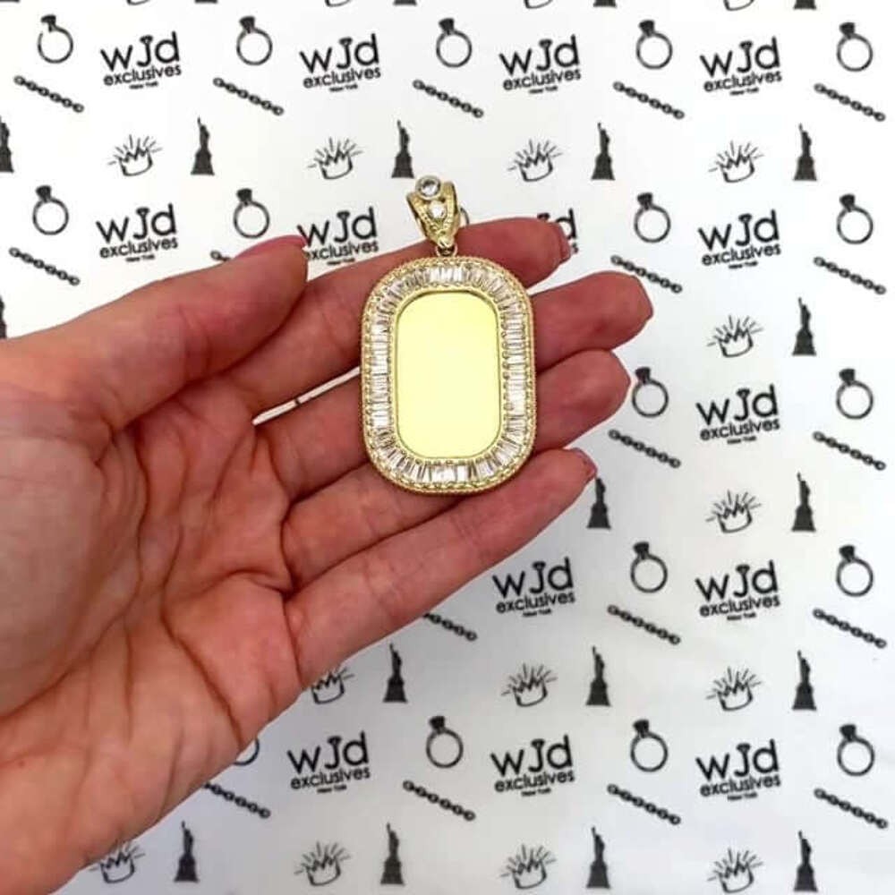 14K Gold Simulated Diamond Rounded Rectangular Picture Memory Pendant 2.17″