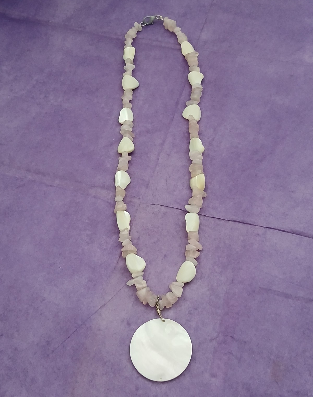Pink Quartz Chip Beaded Necklace 18″ Mother of Pearl Round Pendant Charm