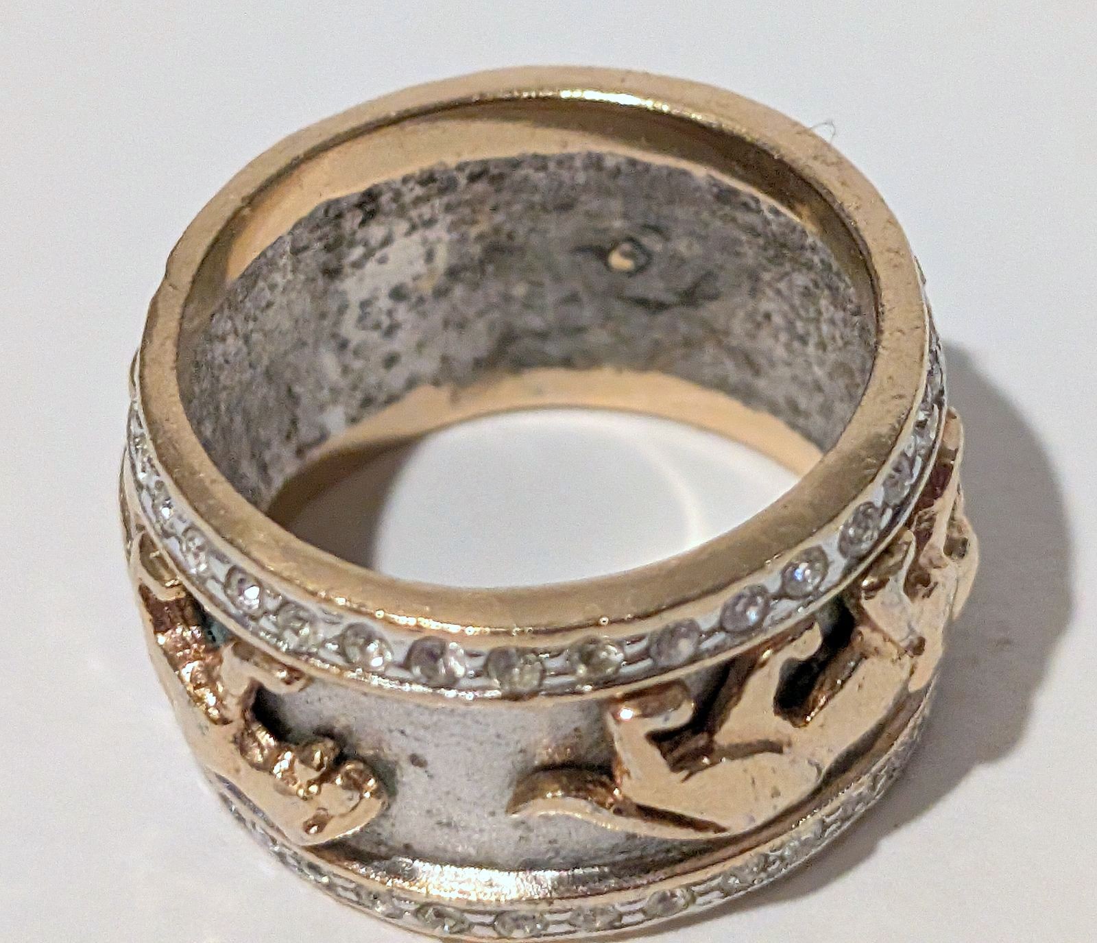 Gold TONE Three Lions WOMEN Wide MASSIVE Ring Sz 8, 1/2in