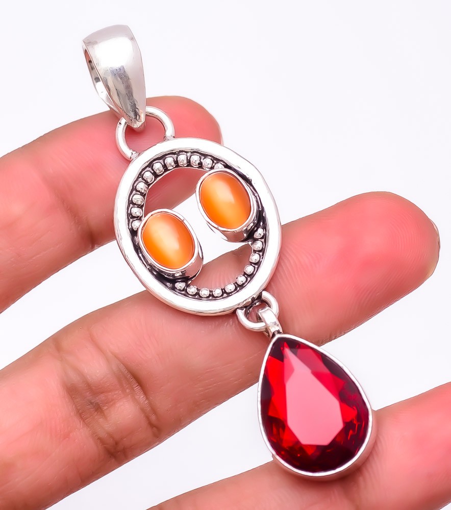 Mozambique Garnet & Cat’S Eye Gemstone 925 Silver Plated Pendant 2.6″ W77