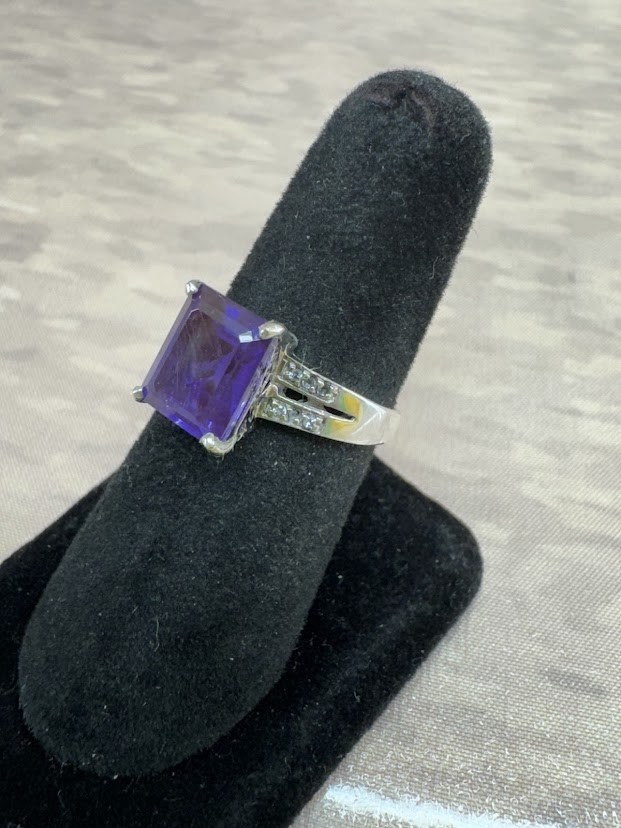 Sterling Silver Purple Stone Ring Sz 8 Emerald Cut CZ 2.44DWT