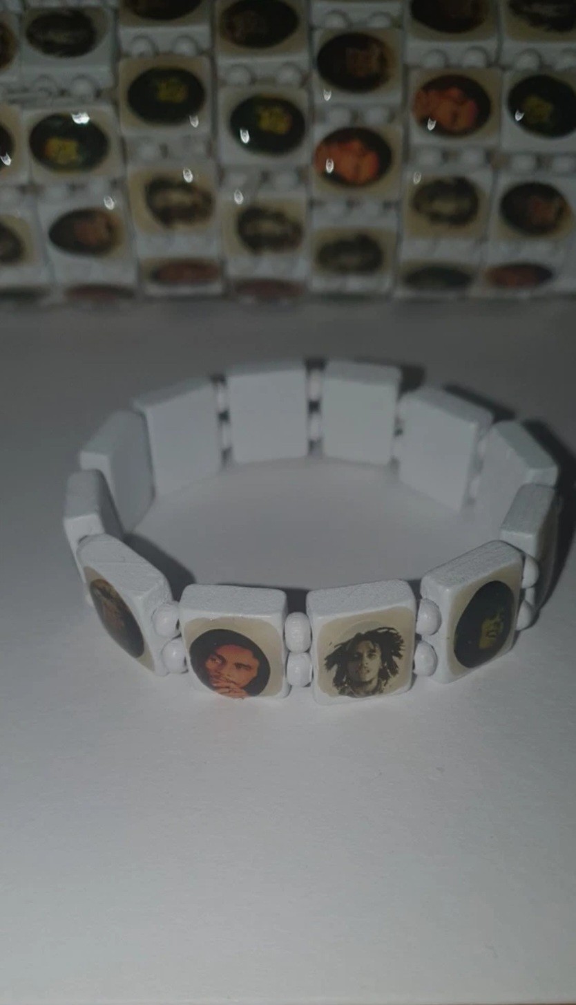 Bob Marley Bracelet 220 items wooded stretch to 20cm starting £1 per item