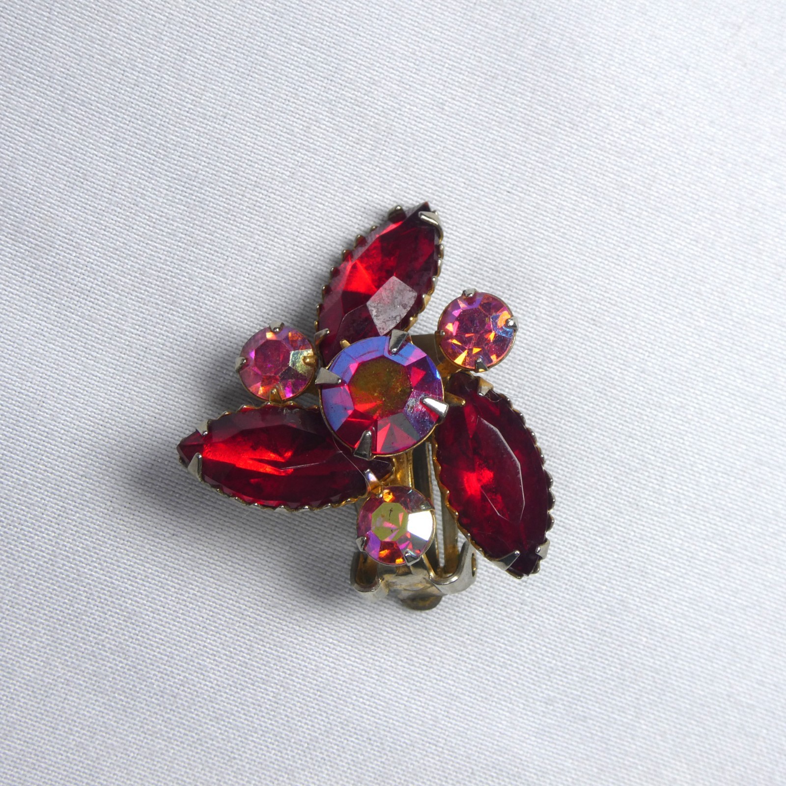 Vtg Beau Jewels Red Rhinestone Clip On Earrings Pink AB Aurora Borealis Flower