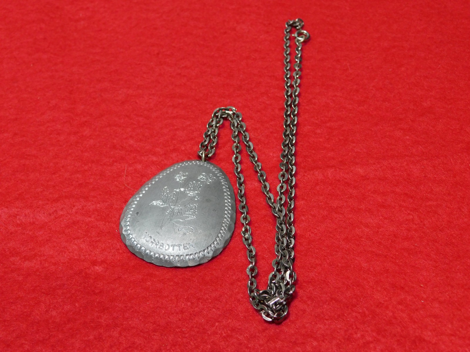 Norrbotten SWA TN X9 Sterling Pendant 26″ Necklace in Very Good Condition