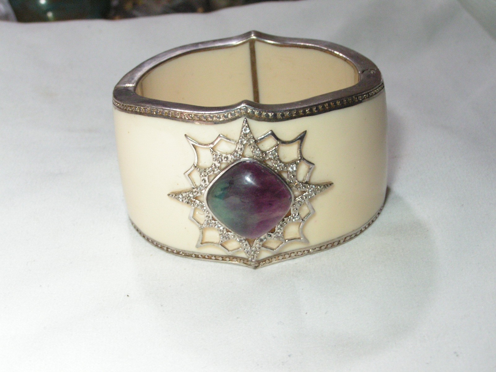 …Silver Tone, Tan Lucite, Mixed Colors Glass Hinged Bangle Bracelet…Must see