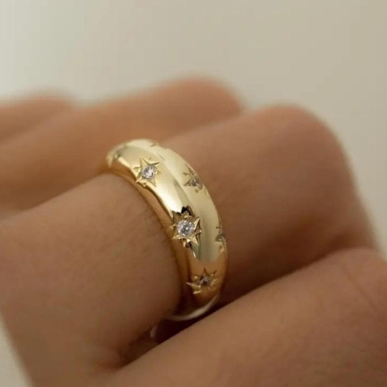 Celestial Star Ring – Golden Aura