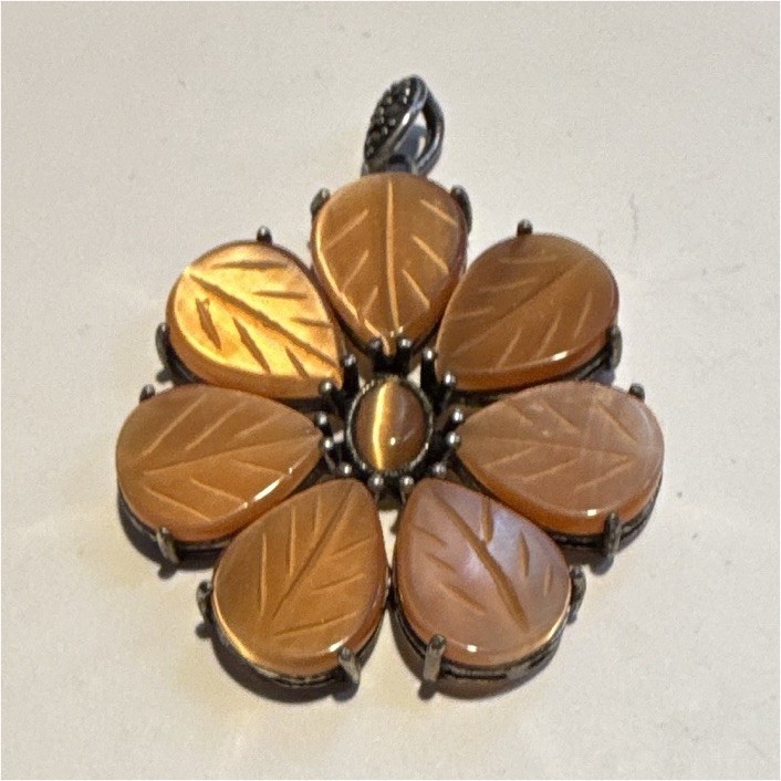 VINTAGE ORANGE MOLDED GLASS LEAF FLOWER BROOCH PIN CATS EYE CENTER 925